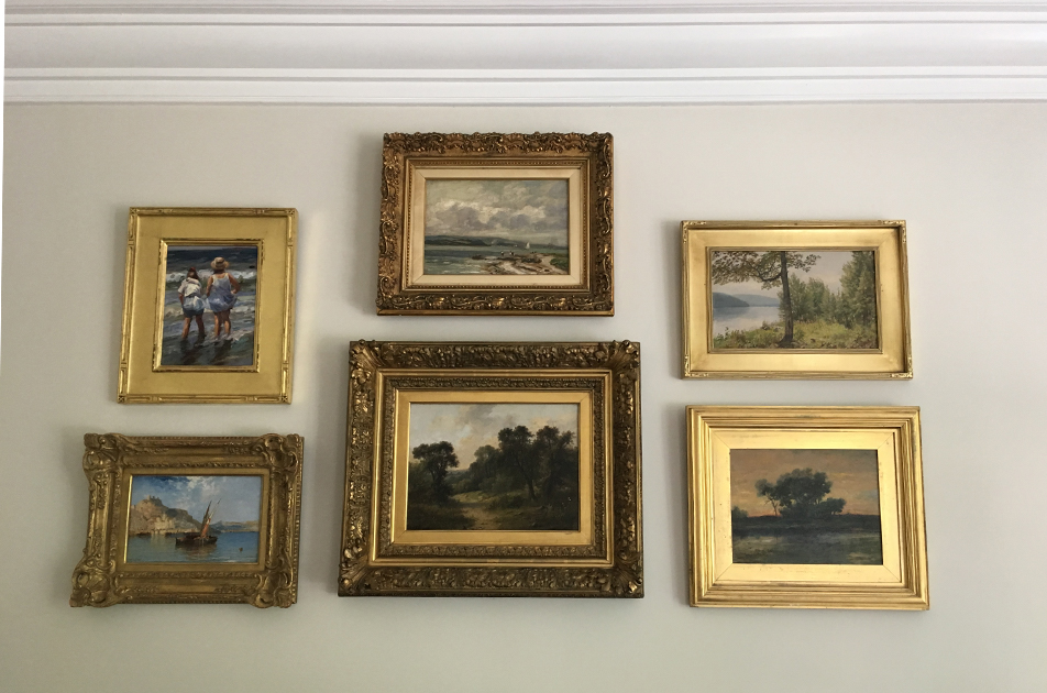 Montim piktura dhe pasqyra në mur